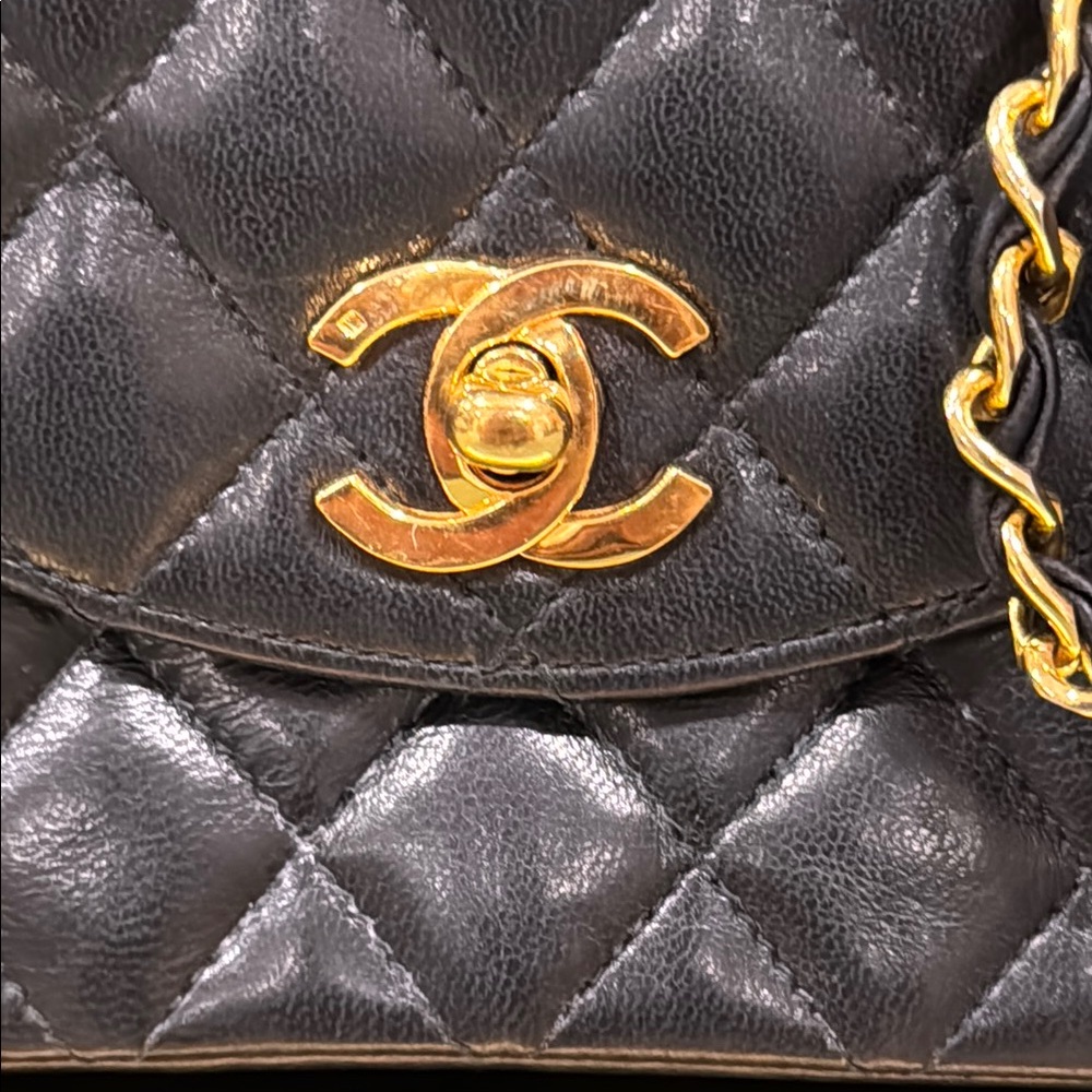 Black and Gold Quilted Shoulder Bag with Chain Strap - Picture 4 of 13